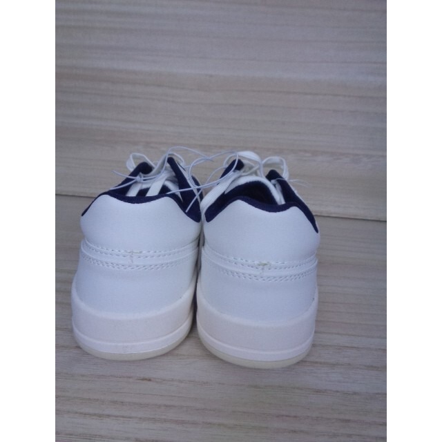 Tretorn Men's Dennis Classic White/Navy Sneaker Lowtop Shoes Mens Size 8 — image 4 of 8